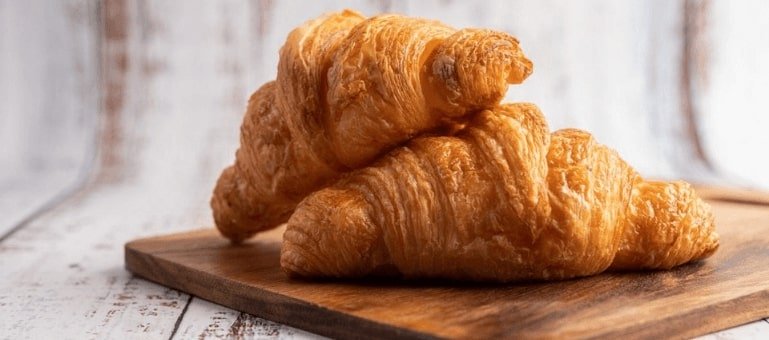 Exploring International Pastries: From Croissants to Baklava